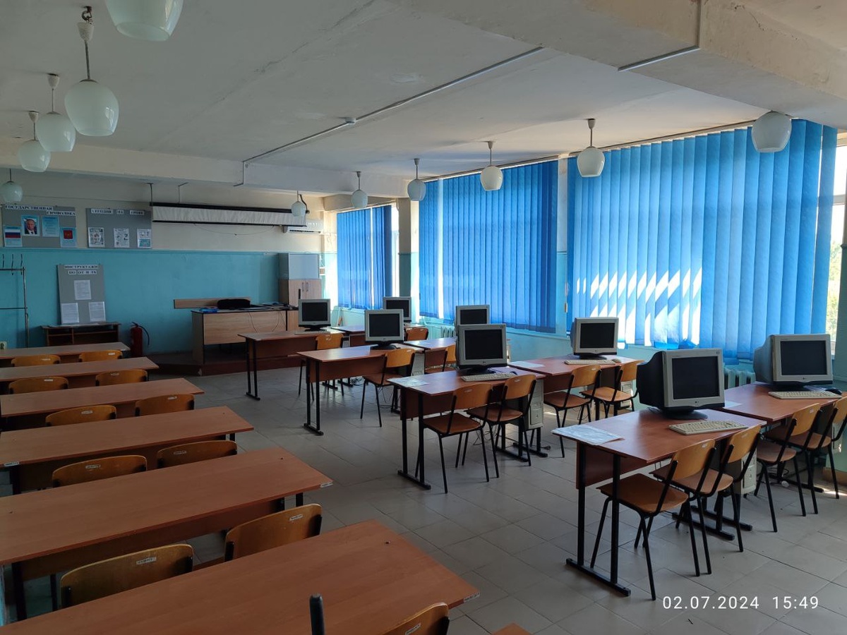 Фото новое, компы все те же из 2005 года...