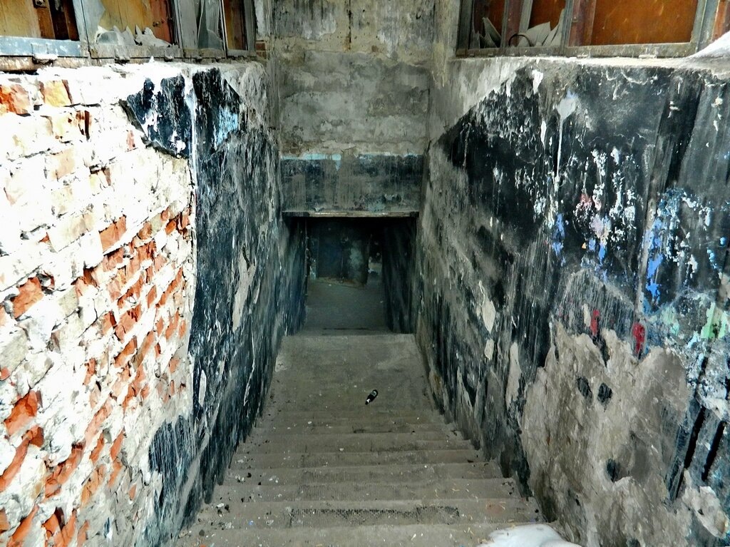Спуск в бомбоубежище