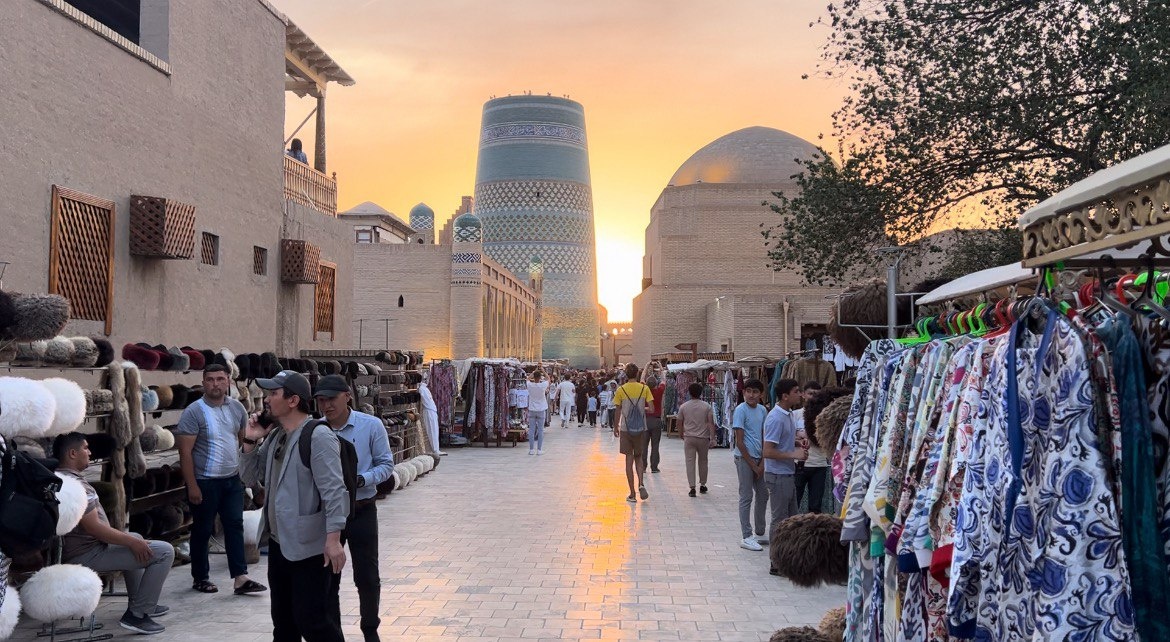 Атмосфера вечерней Хивы во внутреннем городе Ичан-Кала