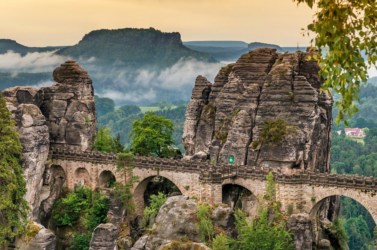 Мост Бастай