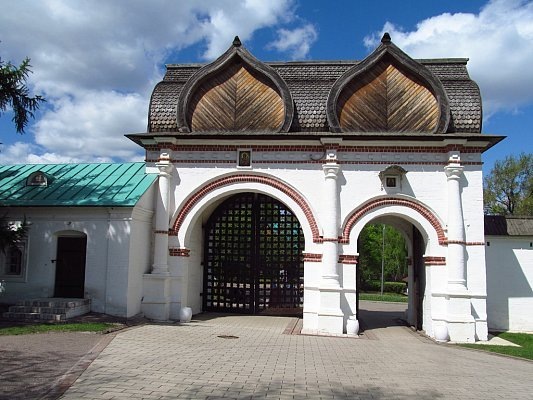 Центральные ворота в Коломенском