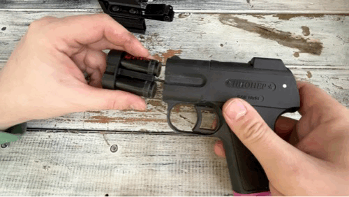 Демонстрация хранение недозаряженного пистолета Пионер в кобуре моего производства.