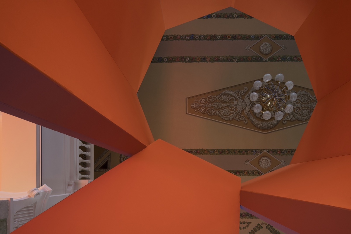    Музей транспорта Москвы открыл инсталляцию «Что я несу?» (фото 2)