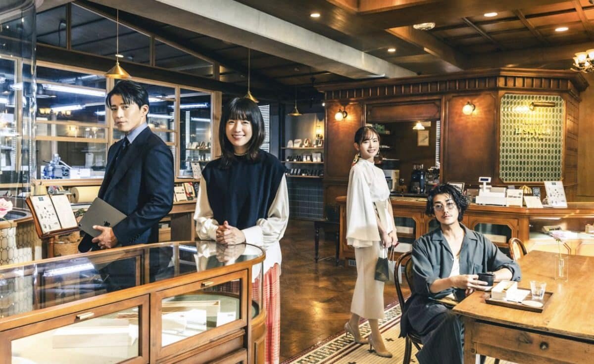    «Анонимные романтики»: (слева направо) Огури Шун, Хан Хё Джу, Накамура Юри, Аканиши Джин (Netflix)