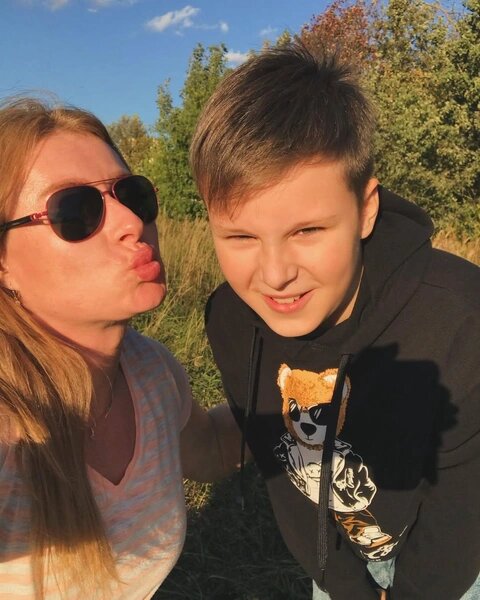    Анна Шукшина с сыном, фото: соцсети