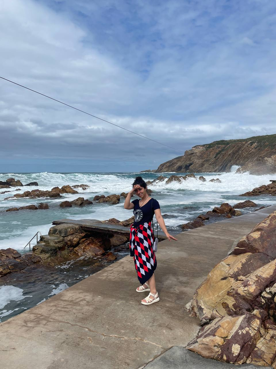 Счастливая, сытая и не отдохнувшая :D