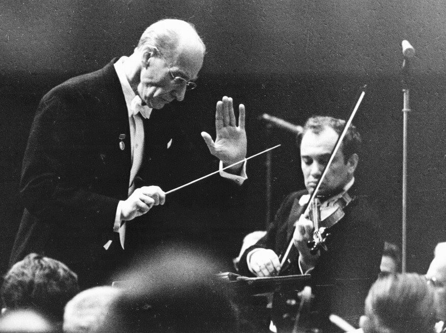 Евгений Мравинский за дирижерским пультом