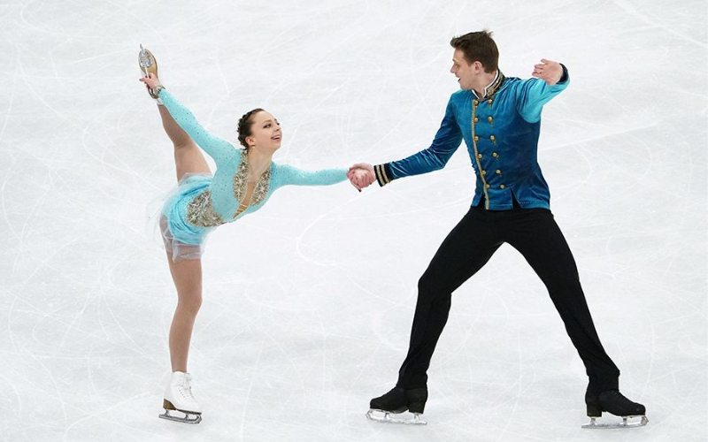 Шоу по фигурному катанию