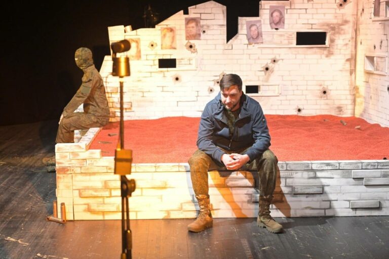    Реальная история бойца СВО. В Орске прошла премьера спектакля «Остаться человеком» Кристина Просвиркина