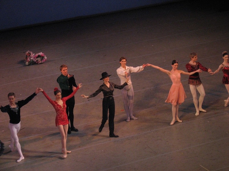 Общие поклоны. Л.Сарафанов, И.Ниорадзе, И.Кузнецов, У.Лопаткина, В.Шкляров, В.Терёшкина, А.Фадеев