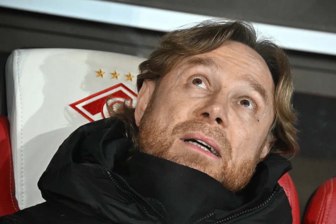 Валерий Карпин