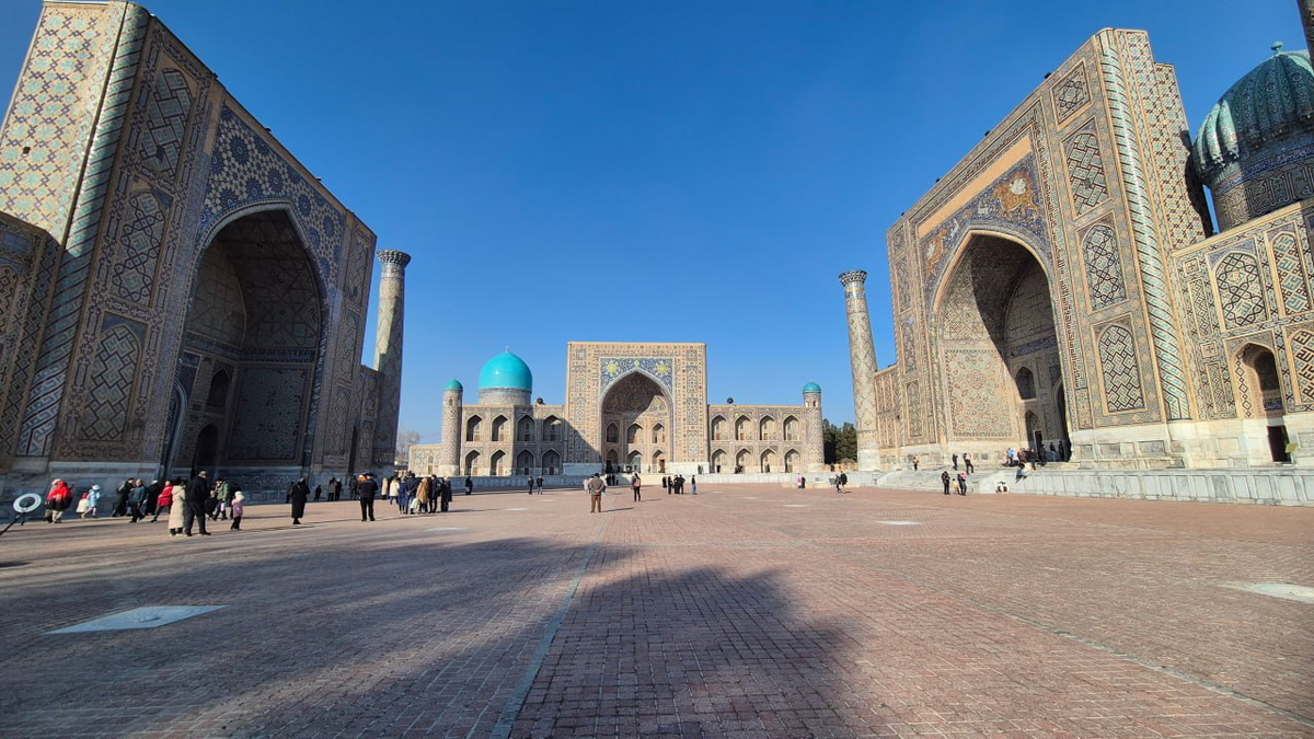 Площадь Регистан в Самарканде