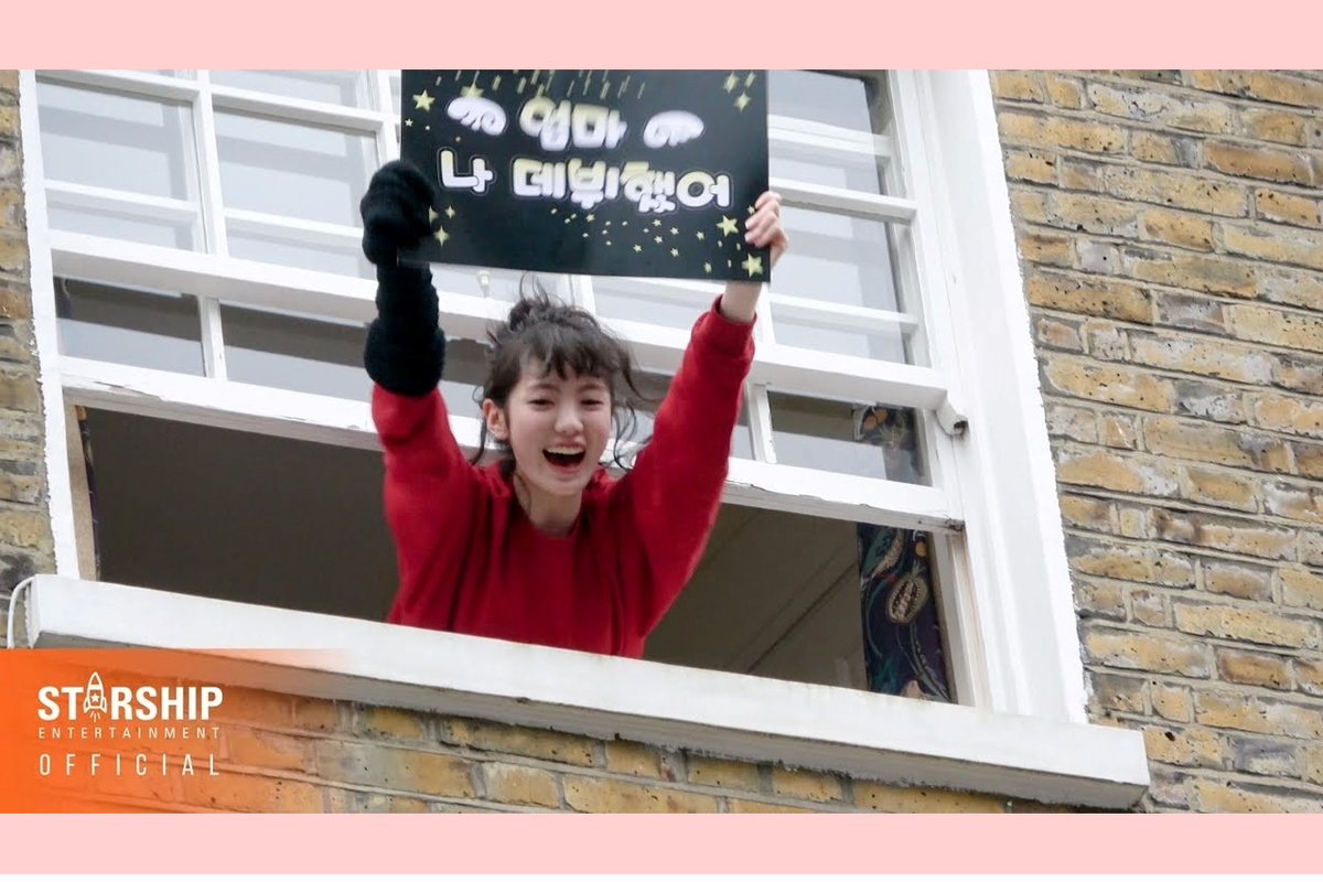     Ностальгия по нулевым: новая женская группа KiiiKiii выпустила клип на трек DEBUT SONG