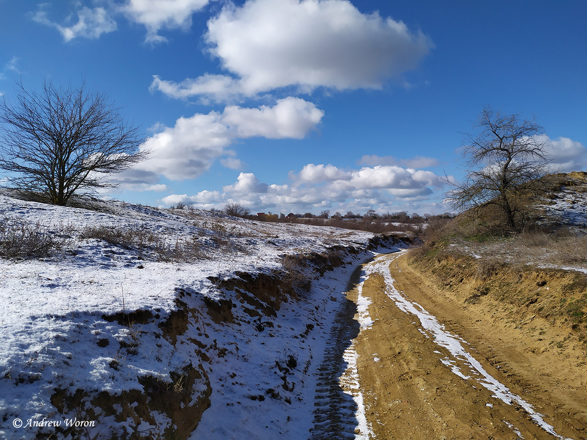 Дорога к Фонтану от станичных улиц. Одна из нескольких