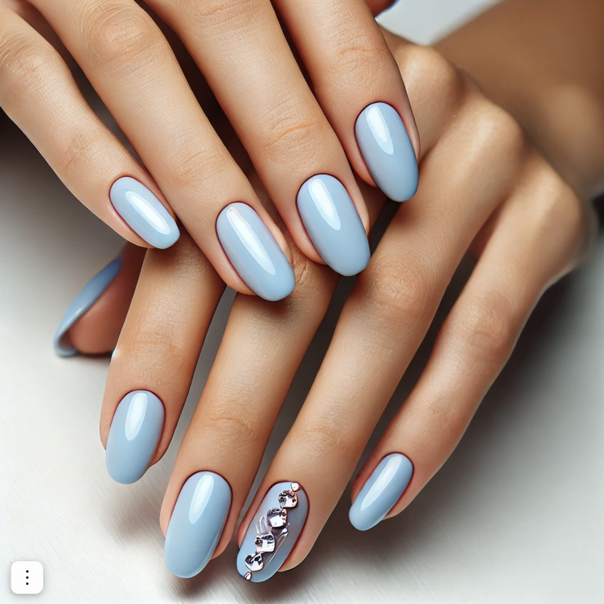 Маникюр 2025, нежный нюд