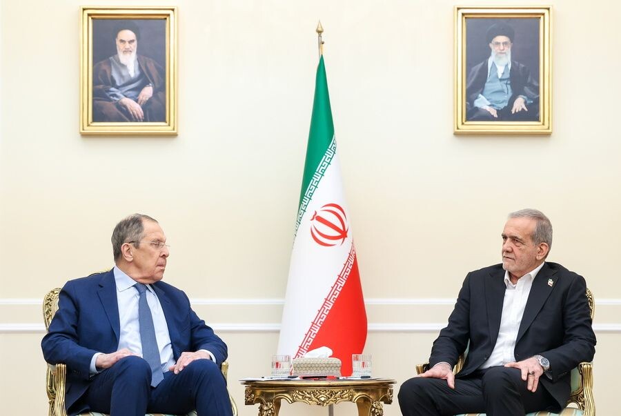    Сергей Лавров и Масуд Пезешкиан / Источник: © Пресс-служба МИД РФ/ТАСС