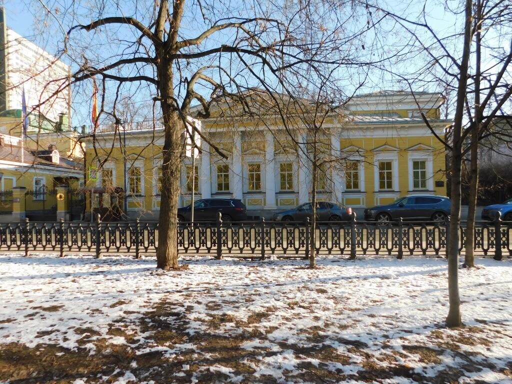 Спасопесковский переулок, дом 8. Февраль 2025 г. Из личного архива автора.