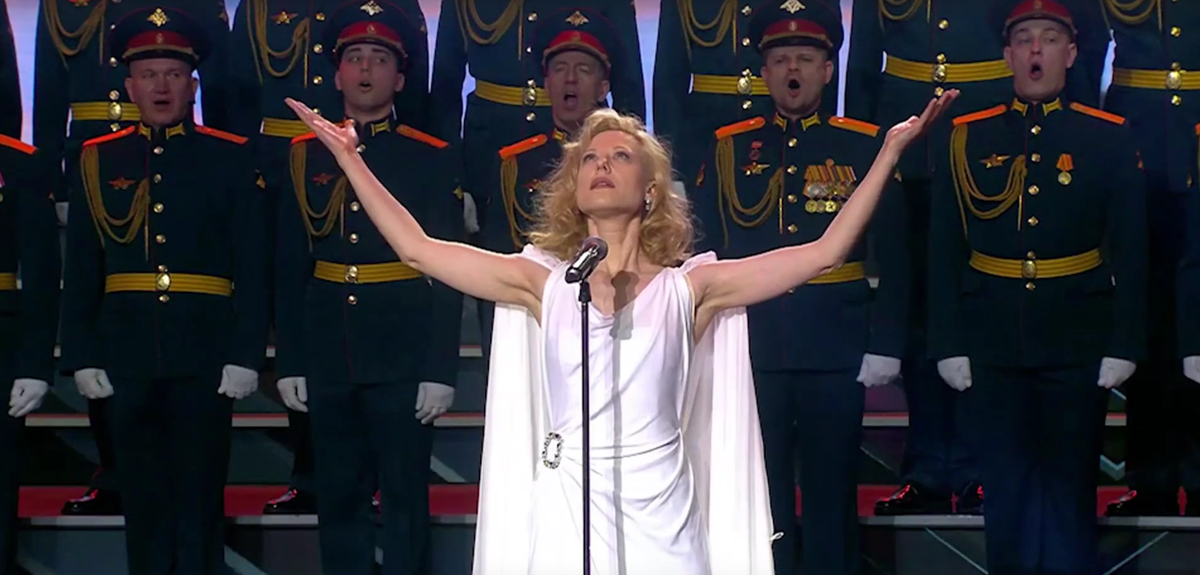 Юта с премьерой песни на праздничном концерте к Дню защитника Отечества.