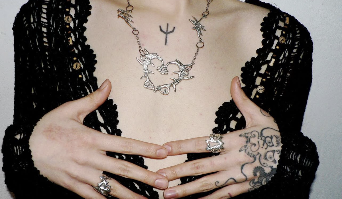     Как создают украшения в России: интервью с ювелиром Соней Антиповой