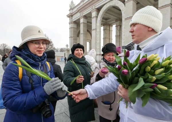 Международный женский день — один из государственных праздников в России. Обложка © ТАСС / Сергей Карпухин