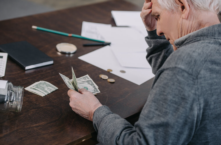 Могут ли коллекторы заблокировать счета или арестовать имущество?