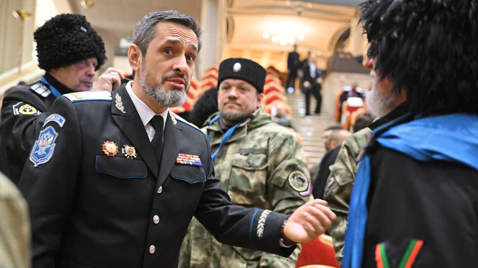 Казачий генерал Виталий Кузнецов полагает, что настоящим казакам по-прежнему очень вредят ненастоящие.📷Фото: Дмитрий Лебедев / Коммерсантъ