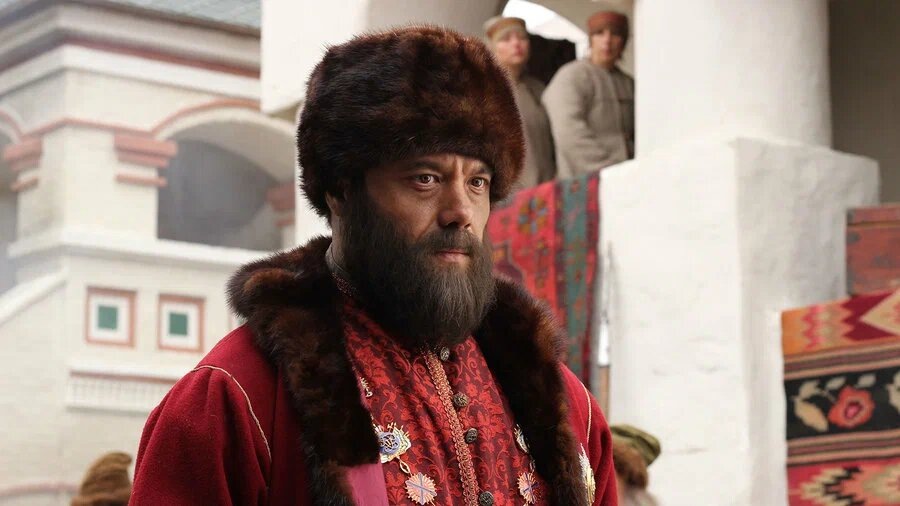 Емельян Пугачёв в исполнении Артура Иванова. Кадр из сериала "Екатерина. Самозванцы" (2019), режиссёр Дмитрий Иосифов. Изображение из открытых источников.