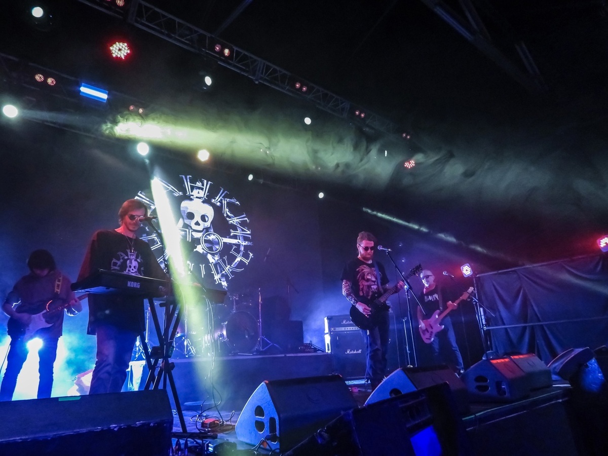 Один из последних концертов "панков" со мной на гитаре