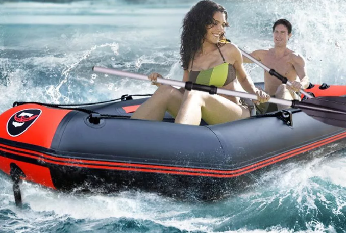 Гребная лодка не подлежащая регистрации. Какие нарушения вы видите на фото?..