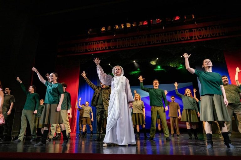    В Оренбурге стартовал региональный проект «Театр о войне и Победе» «О»