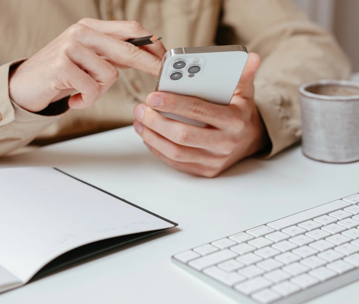 С любовью к каждому . Наташа Эльберг- более 24 лет непрерывно практикующий кризисный психолог, энергопсихолог , автор книг -бестселлеров , автор методики ментальной трансформации и коррекции любых жизненных ситуаций с помощью специальных энергопрактик