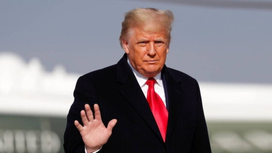    Белый дом объяснил синяк на руке Трампа ежедневными рукопожатиями Андрей Галкин