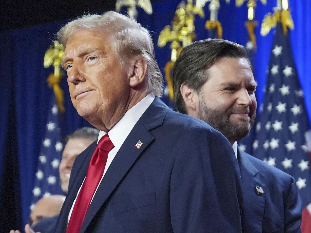 Дональд Трамп и Джей-Ди Вэнс во время выступления в Уэст-Палм-Бич, штат Флорида© AP Photo / Evan Vucci