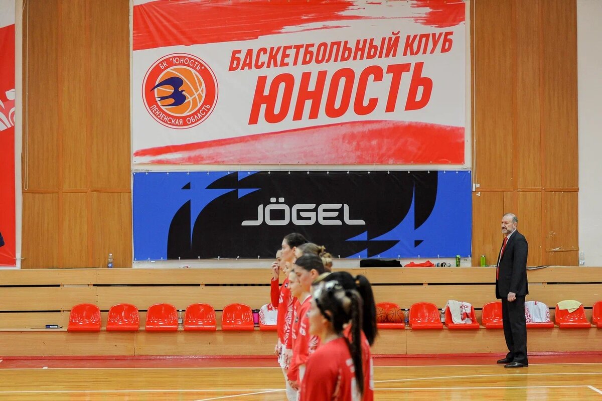 Перед началом интригующей встречи...