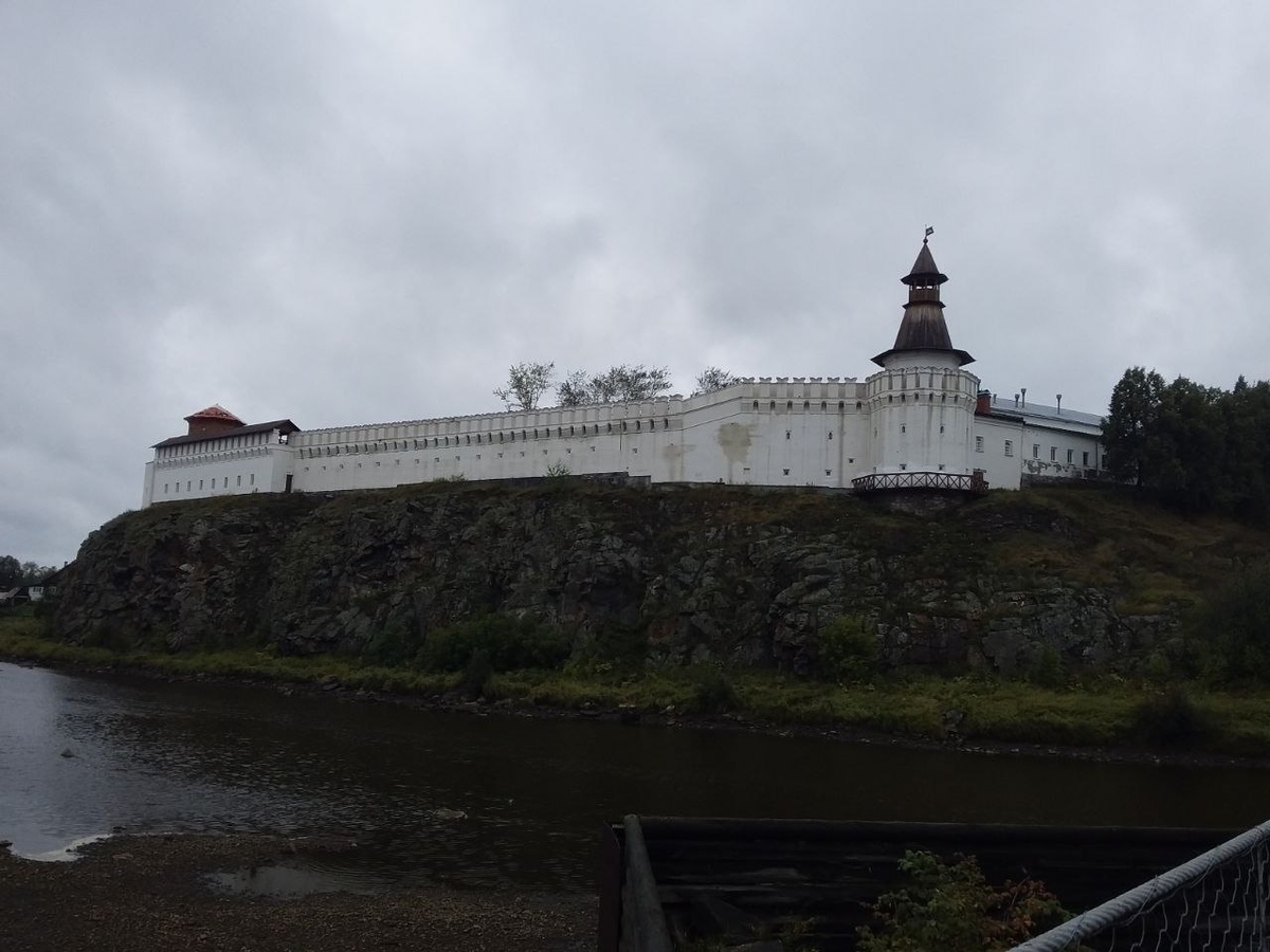 Если вы читали мою статью про моду в путешествиях, то уже видели это фото Верхотурского кремля. Да, тут старый духовный центр всего Урала!…