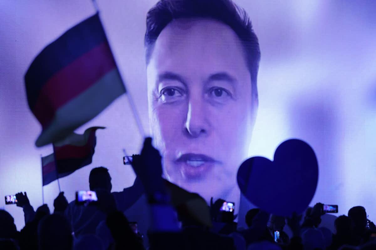 Илон Маск выступит по видеосвязи на предвыборном митинге ультраправой партии "Альтернатива для Германии", который состоится 25 января 2025 года.