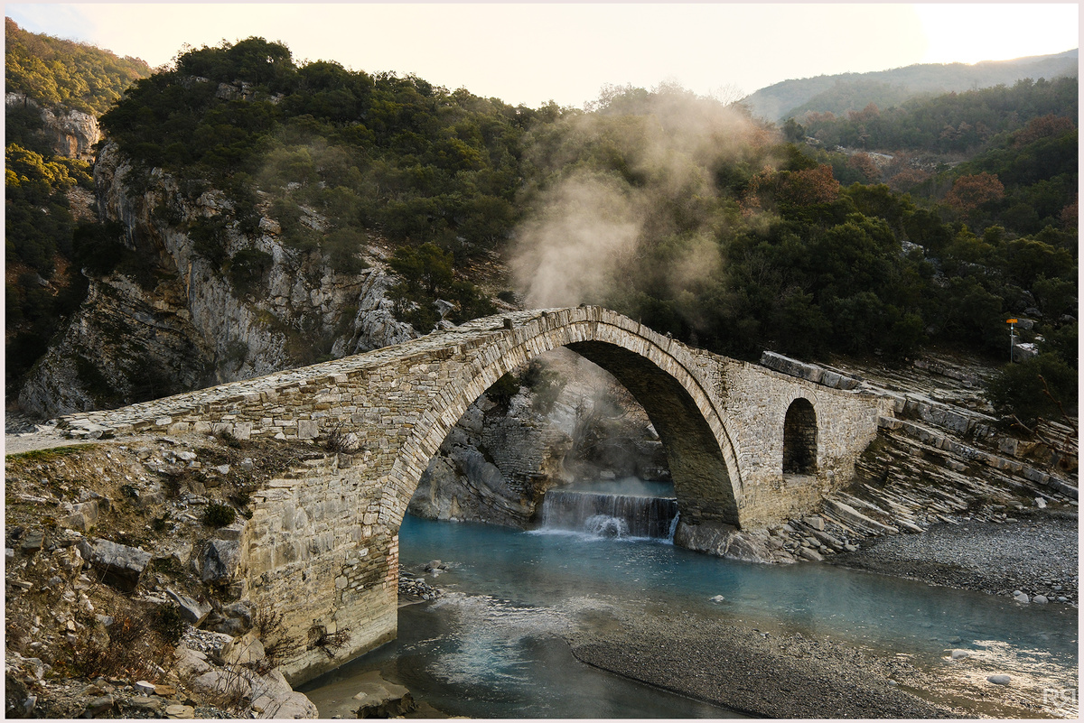 Горячие источники. Албания. Фото: Михаил Рябинин