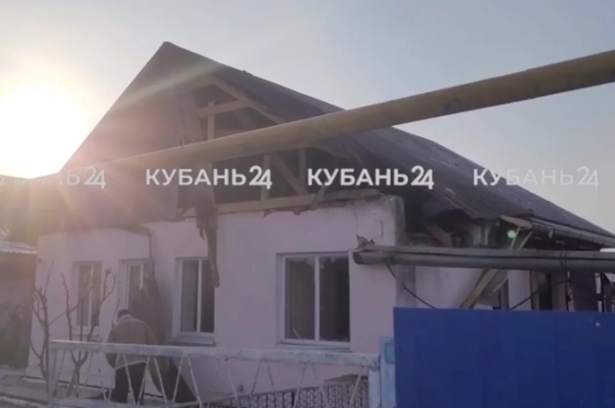    Появилось видео из поселка Стрелка, где БПЛА повредил частный дом