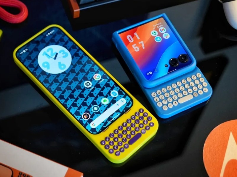    Чехол Clicks оснащает Android-смартфоны физической клавиатурой