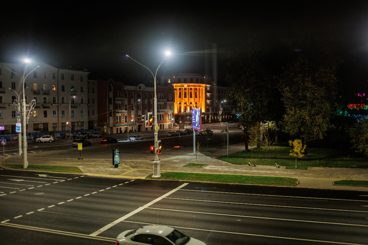 Заселились в доме около вокзала в самом центре