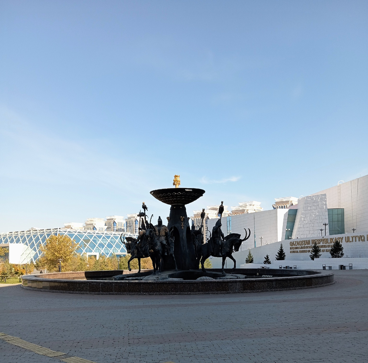 Национальный музеи Республики Казахстан в Астане.. Здесь размещу свою первую персональную выставку картин :)