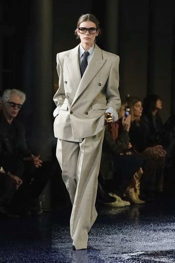 Saint Laurent весна-лето 2025