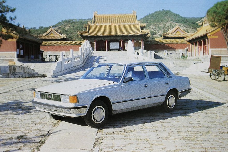    Прототип Hongqi CA750