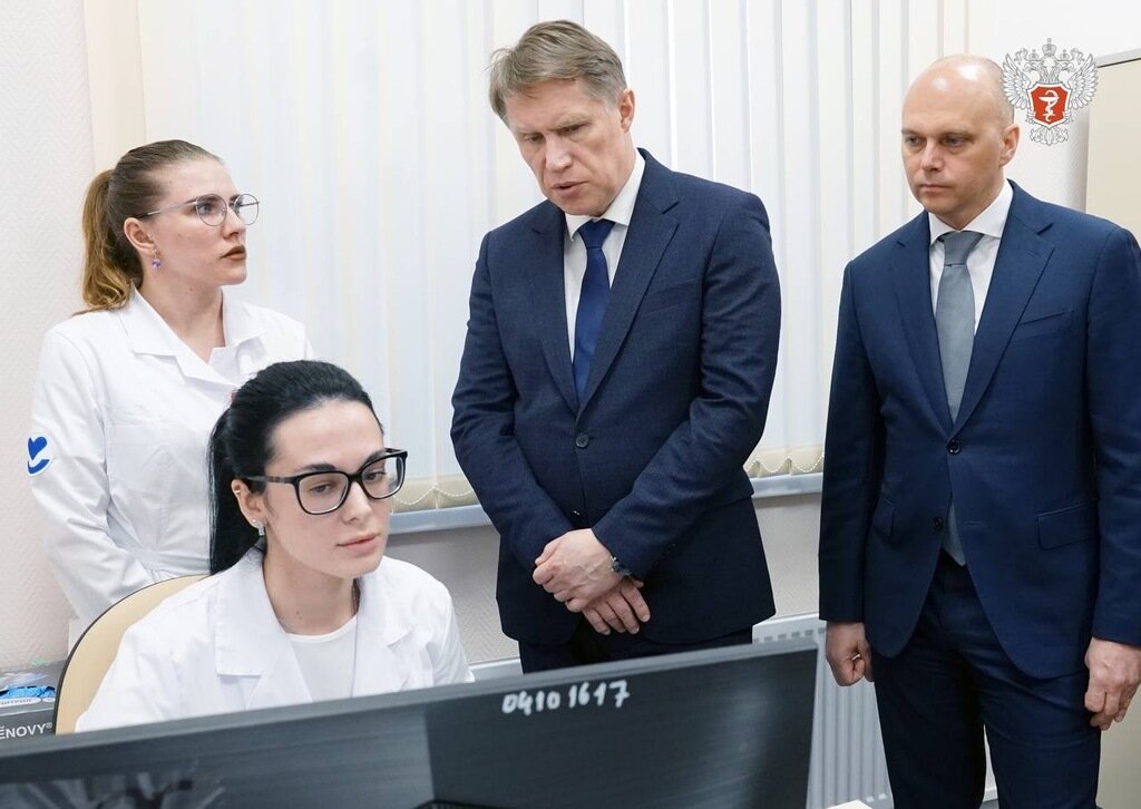 Фото: https://minzdrav.gov.ru/news/2025/01/25/22739-mihail-murashko-posetil-kaliningradskuyu-oblast-s-rabochim-vizitom