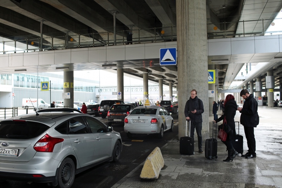 на стоянке такси в Пулково