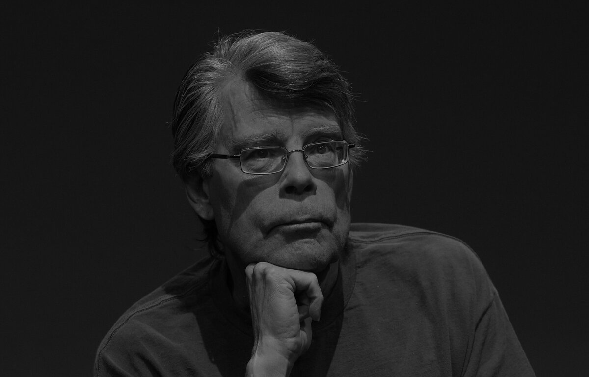 В одном из своих очерков Кинг признается, что тот, кто пишет ужасы, рано или поздно приходит к выводу: самые страшные монстры живут в самом человеке. 