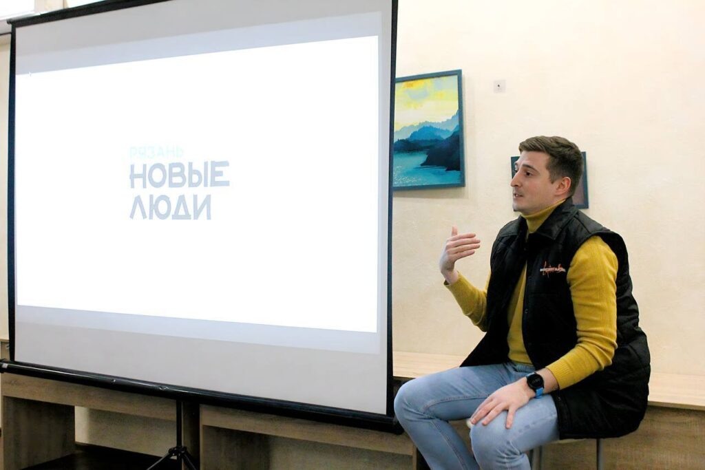    Руководитель регионального отделения партии «Новые люди» Артем Морозов