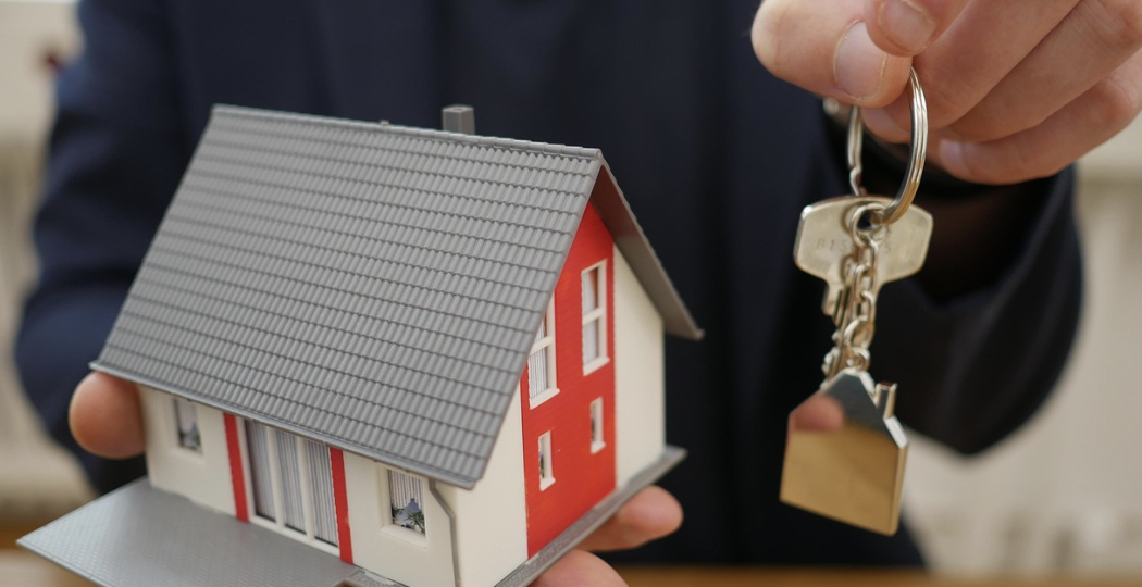 Как мигранты с бизнесом стали вдруг малообеспеченными и получили квартиру в подарок