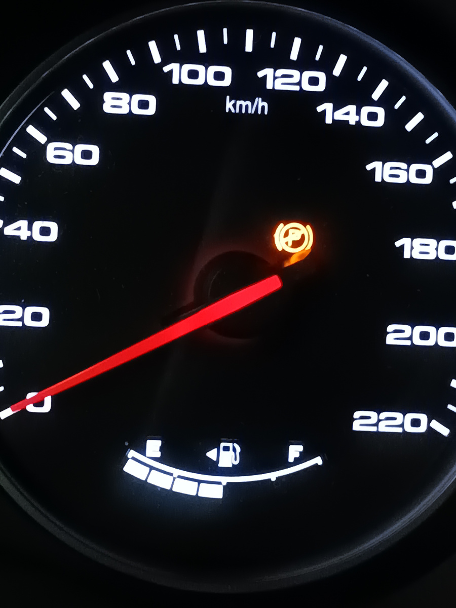 После недолгой поездки заглушил машину и через полчаса завел и вот 