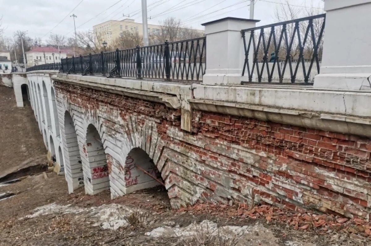    Разрушение кладки Каменного моста началось ещё пять лет назад.